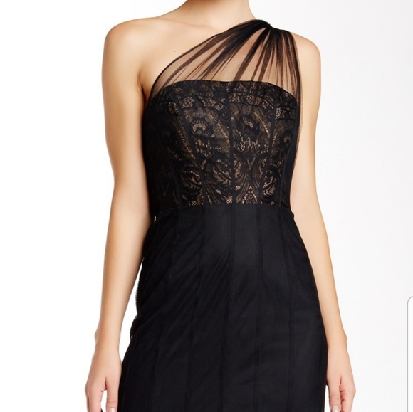 monique lhuillier one shoulder gown